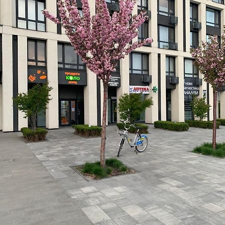New 3 Rooms Apartment Near The Metro Station Киев Экстерьер фото
