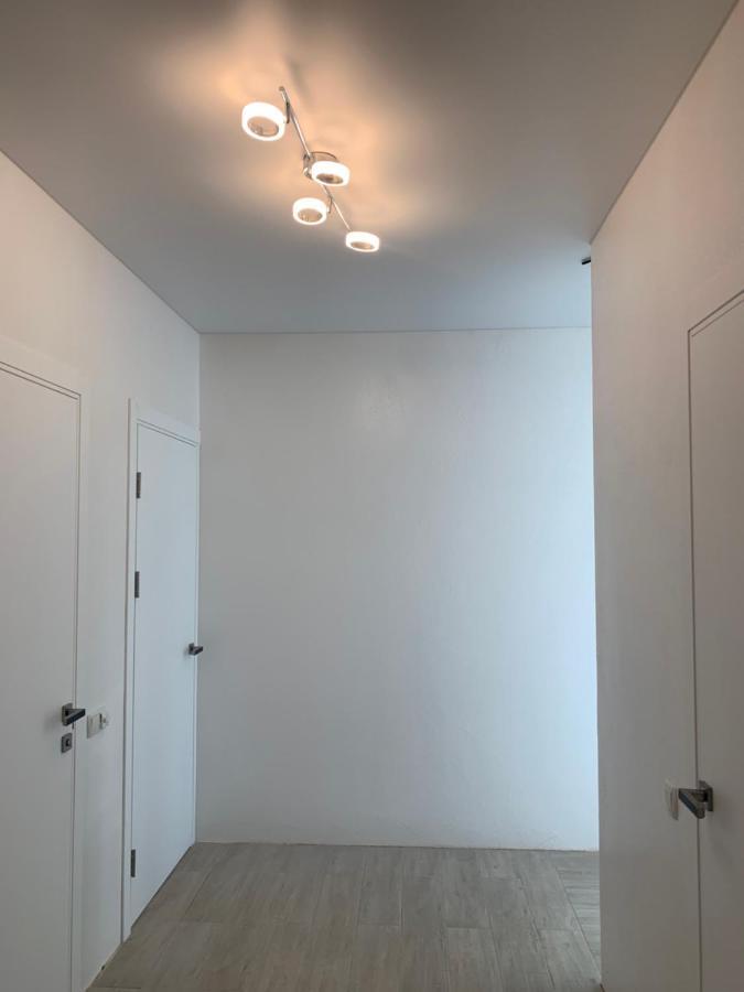 New 3 Rooms Apartment Near The Metro Station Киев Экстерьер фото