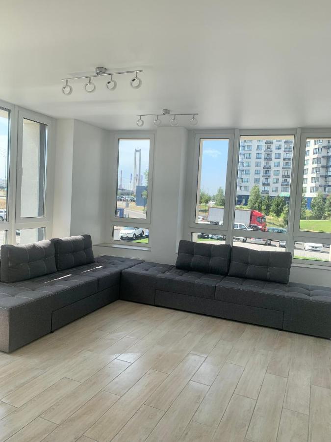 New 3 Rooms Apartment Near The Metro Station Киев Экстерьер фото
