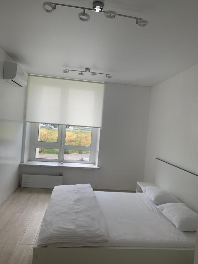 New 3 Rooms Apartment Near The Metro Station Киев Экстерьер фото
