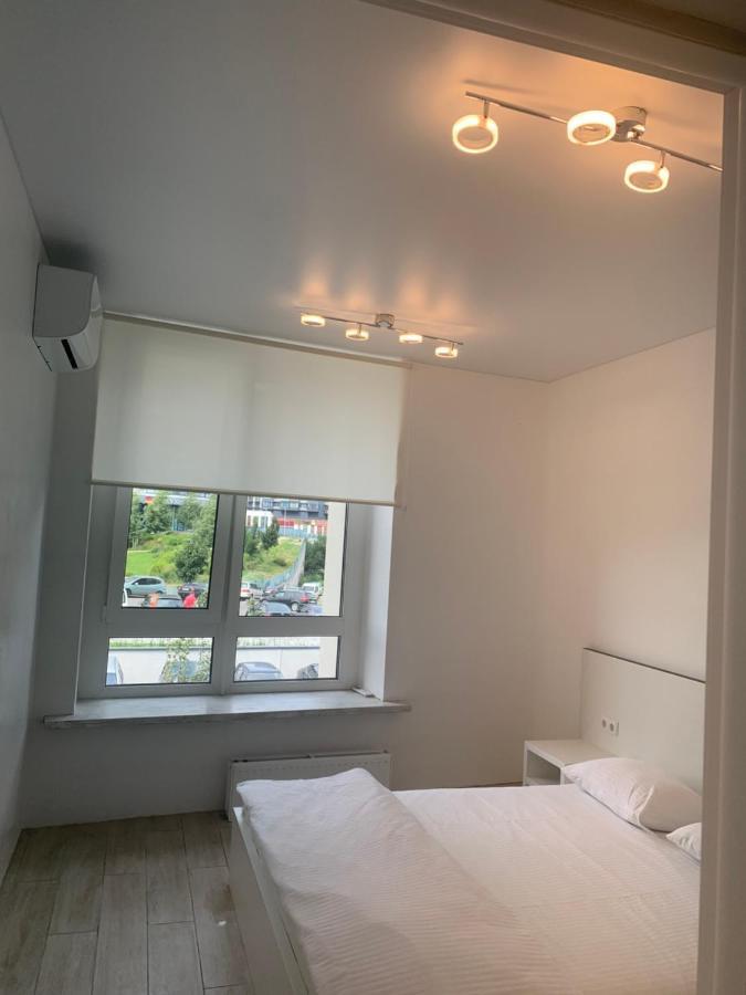 New 3 Rooms Apartment Near The Metro Station Киев Экстерьер фото