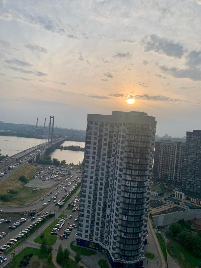 New 3 Rooms Apartment Near The Metro Station Киев Экстерьер фото
