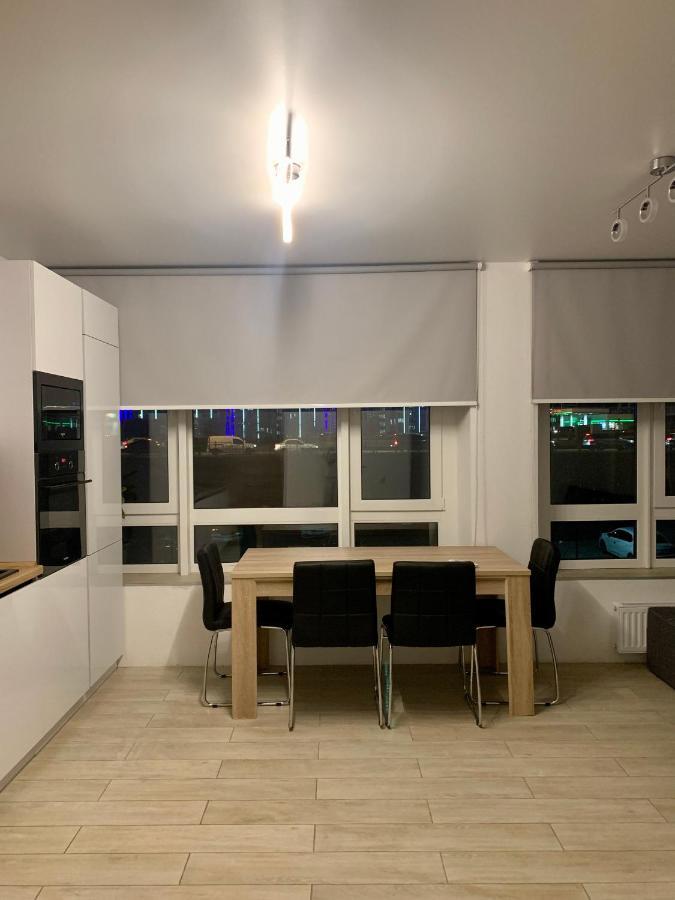 New 3 Rooms Apartment Near The Metro Station Киев Экстерьер фото