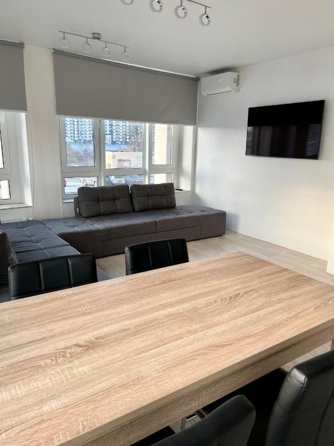 New 3 Rooms Apartment Near The Metro Station Киев Экстерьер фото
