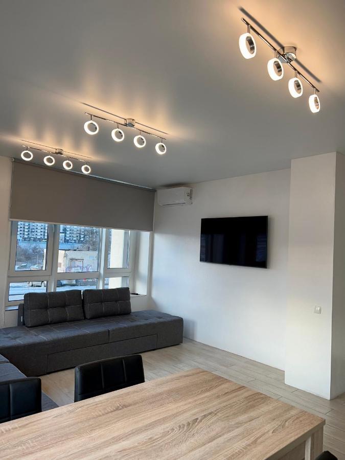 New 3 Rooms Apartment Near The Metro Station Киев Экстерьер фото